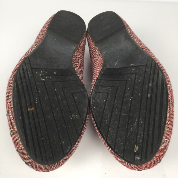 Fabric red herringbone flat w/ black facets size10 - Picture 6 of 6